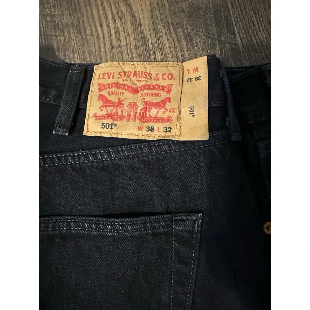 Levi's 501 Original Men's Jeans Regular Fit Straight Leg Button Fly Size 38x32